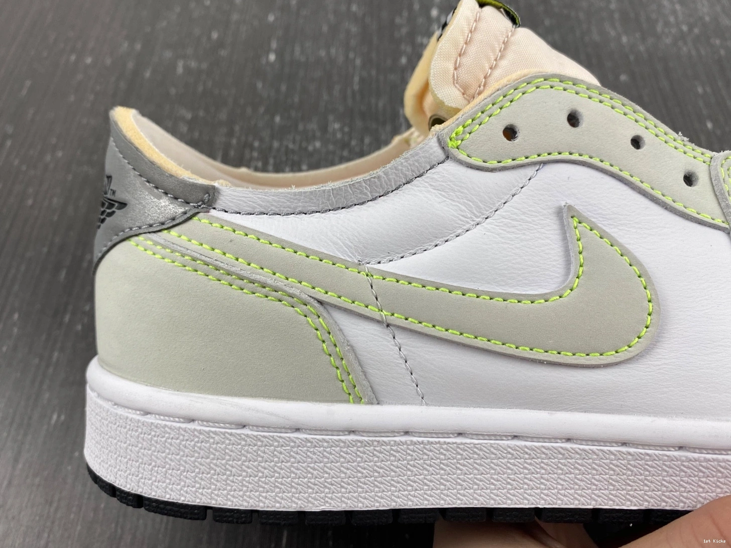 1 Black DM7837-103  Green Jordan Low White Ghost Retro 0929